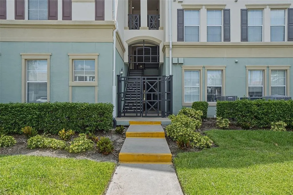 2 bed, 2.0 bath, 1161 sqft, $2,000 — Photo 4
