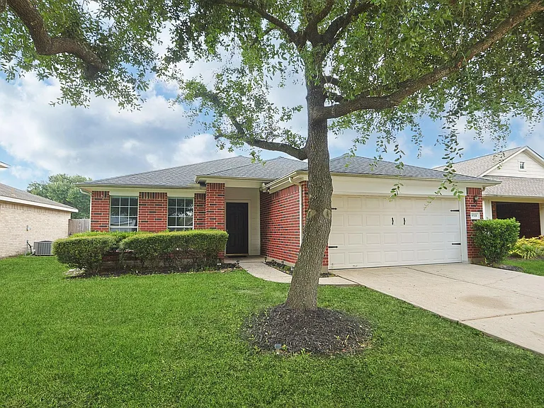 9318 Castlegap Dr — Photo 1