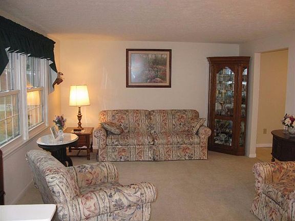 4th image of 4212 Fox Hollow Dr