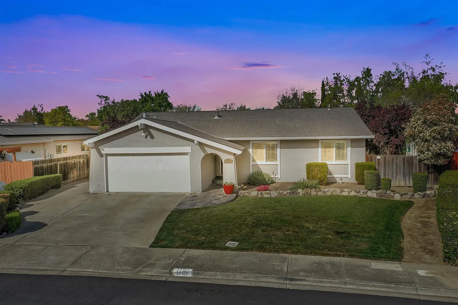 1192 Crystal Cir photo 1