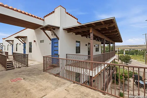 1542 N Alamo St #201 Photo 1