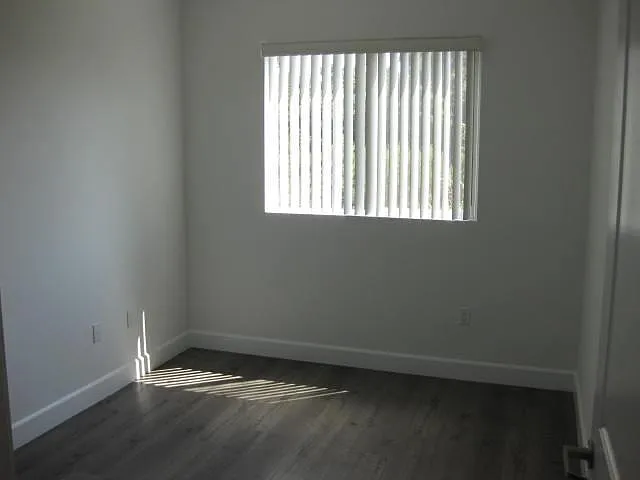 7118 Amigo Ave #405 — Photo 10