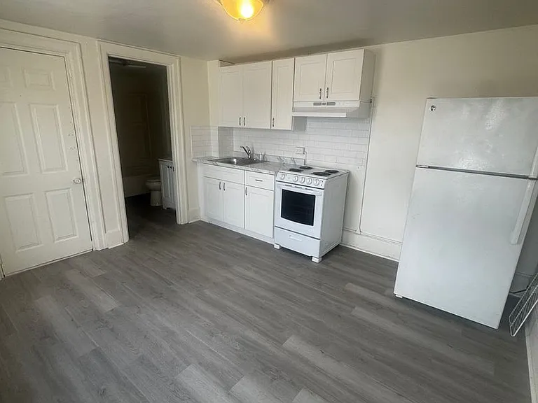 12th St 222 N — Photo 4