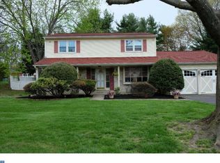 1001 Milkweed Ln, Huntingdon Valley, PA 19006