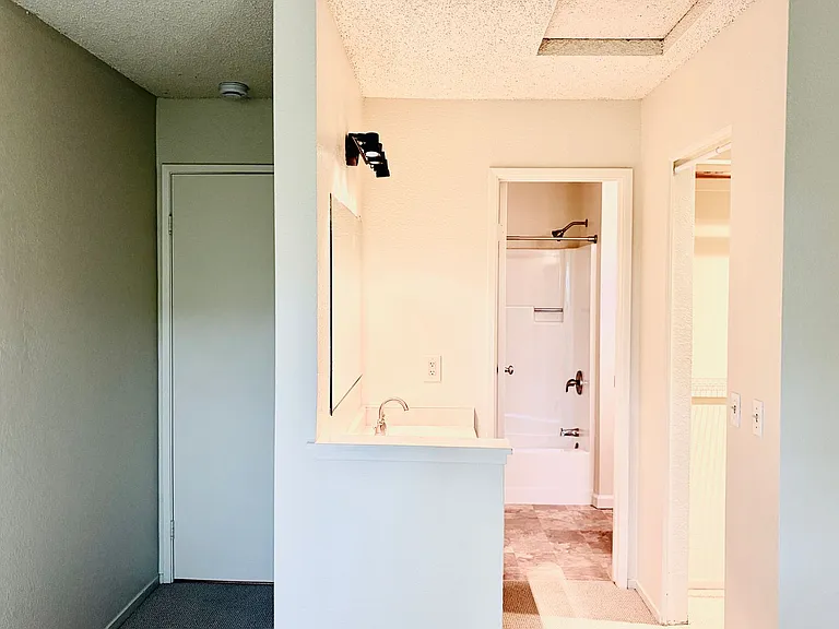 1211 Capri Way #3 — Photo 10