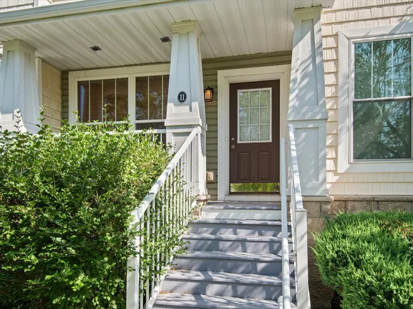 1240 County Road D E Unit 11, Maplewood, MN 55109