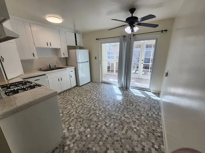 4436 Rosebud Ln #D — Photo 3