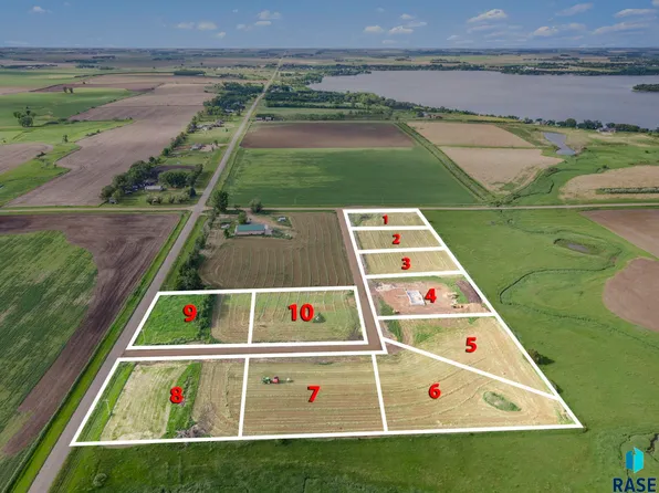 2122 Harvest Creek Ln Lot 7, Madison, SD 57042