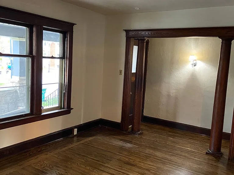 677 Delevan W — Photo 22