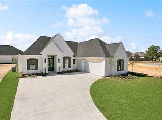 582 Night Heron Ln, Madisonville, LA 70447