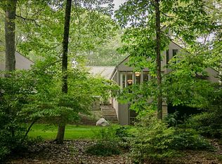 451 Gilbert Stuart Rd, Saunderstown, RI 02874