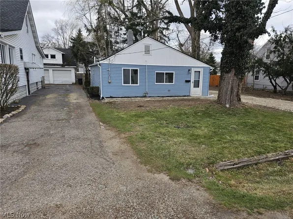 130 Traymore Blvd, Eastlake, OH 44095
