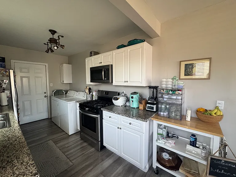 221 S Fonda St — Photo 5