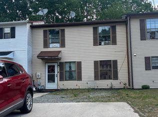 135 Hampshire Rd, Sicklerville, NJ 08081