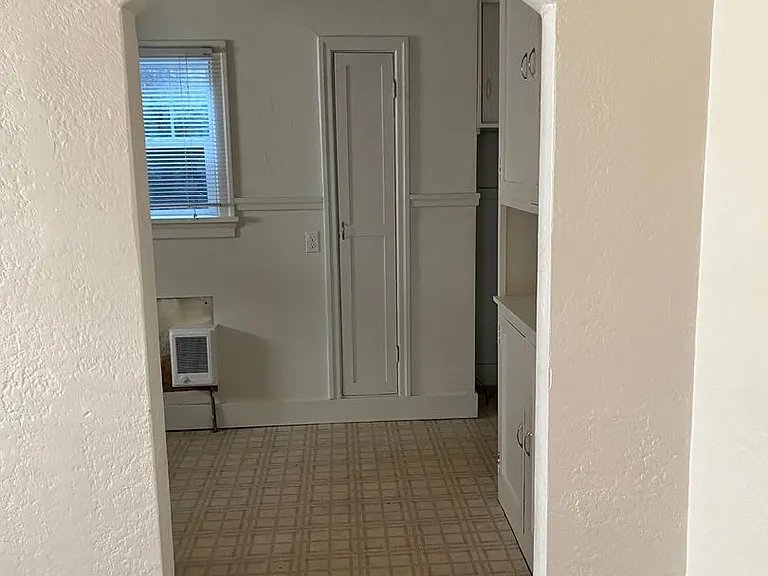 480 NE Maiden Ln — Photo 5