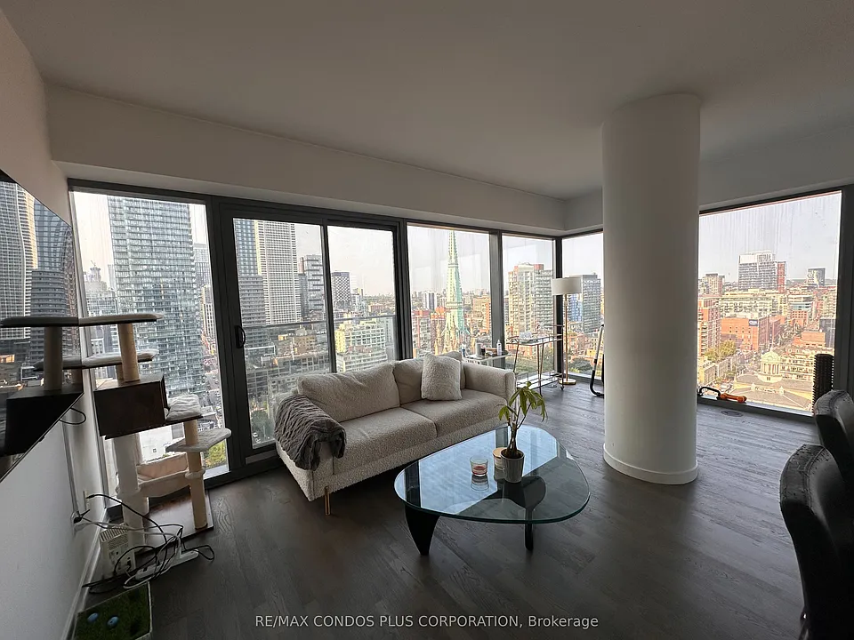 60 Colborne St #2102
