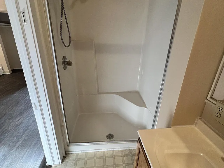 50 Main St #1 — Photo 14