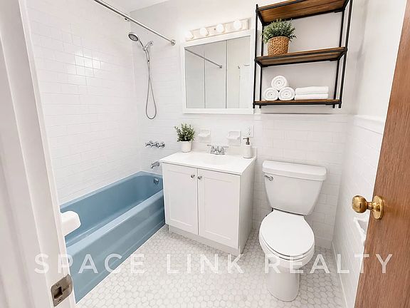 3rd image of 293 Classon Ave #3A