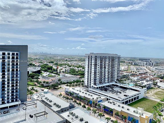5th image of 5300 Paseo Dr #2005