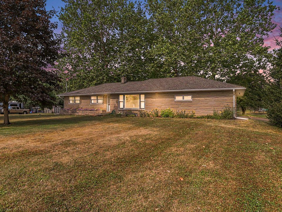 1st image of 547 Wattles Rd N