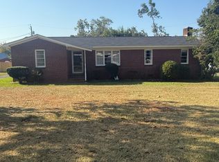 555 Jordan Ln, Swainsboro, GA 30401