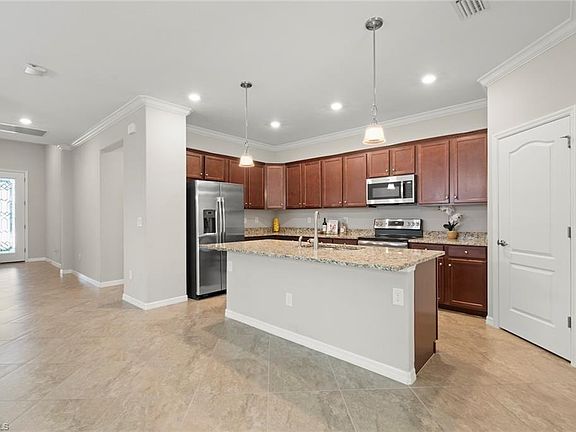 4th image of 9409 Glenforest DR