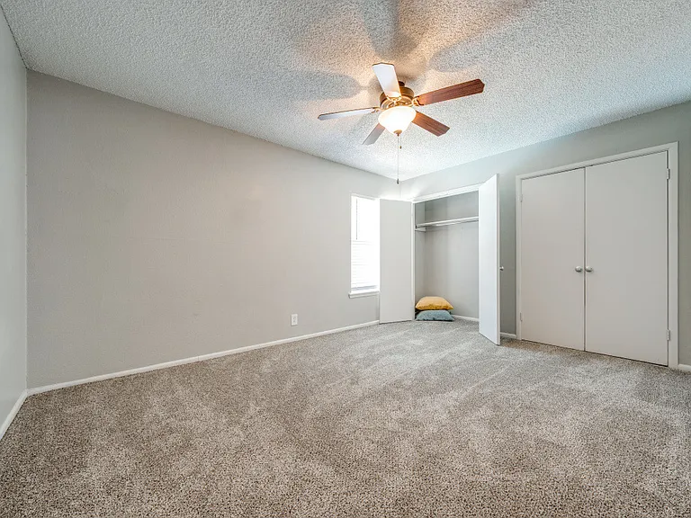 Village Oaks Apartments — Photo 18
