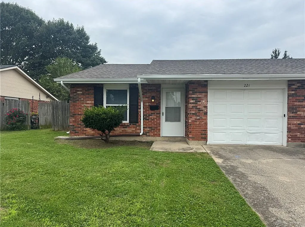2 bed, 1.0 bath, 850 sqft, $995 — Photo 1