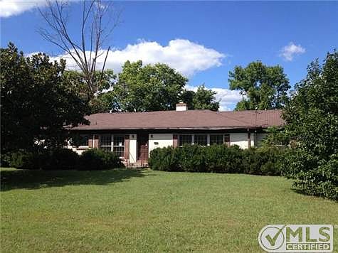 1st image of 219 Ewing Dr