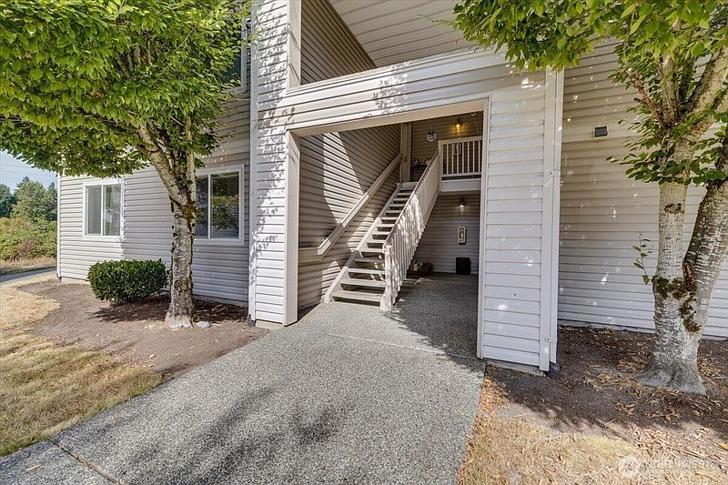 3rd image of 8833 1st Street NE #101