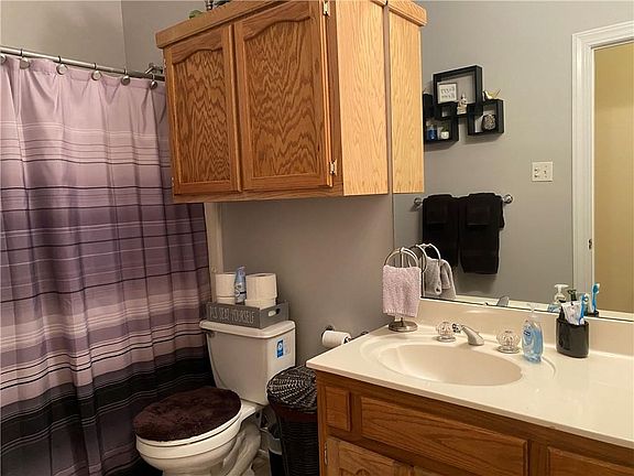 2nd image of 517 Wendy Bend Ln