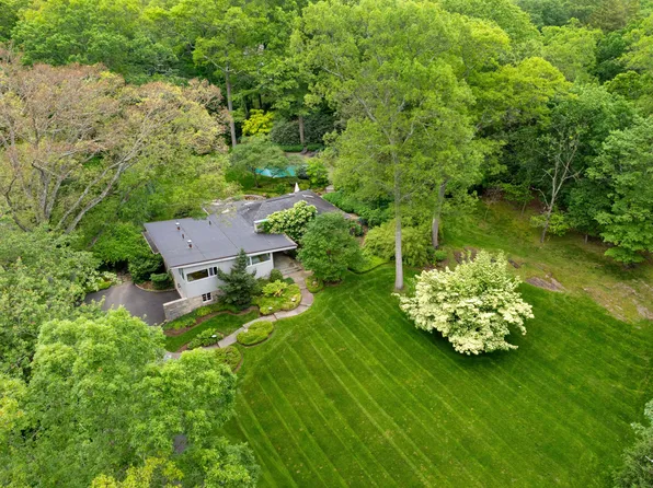11 Dogwood Lane, Westport, CT 06880