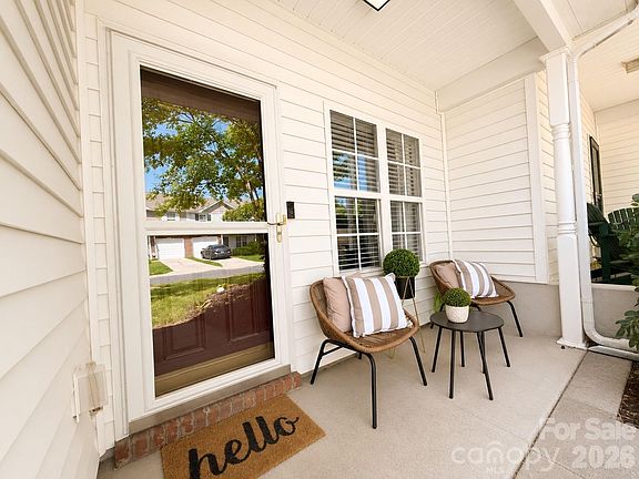 2nd image of 13927 Singleleaf Ln