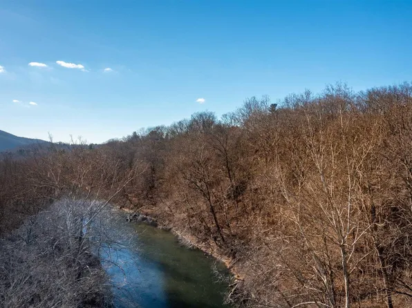 DOG TAIL Road, Wingdale, NY 12594