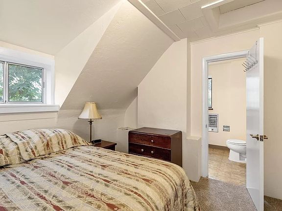 5th image of 11 Beach Ave Unit 3