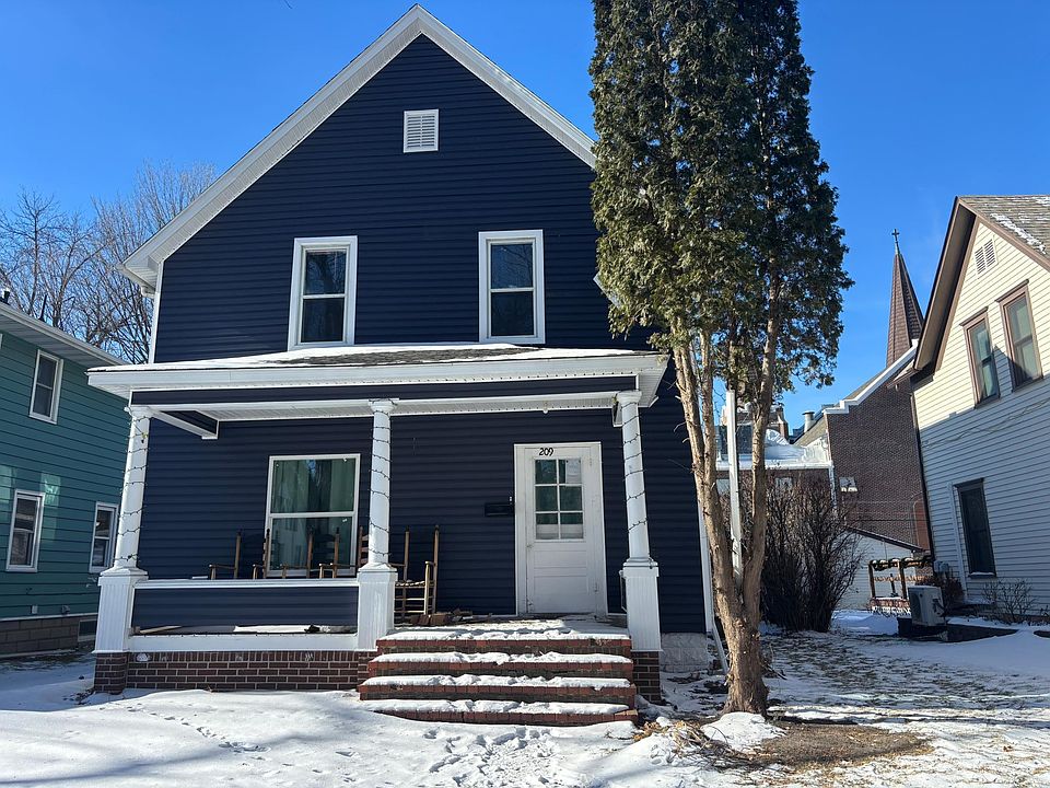 1st image of 209 N 6th St