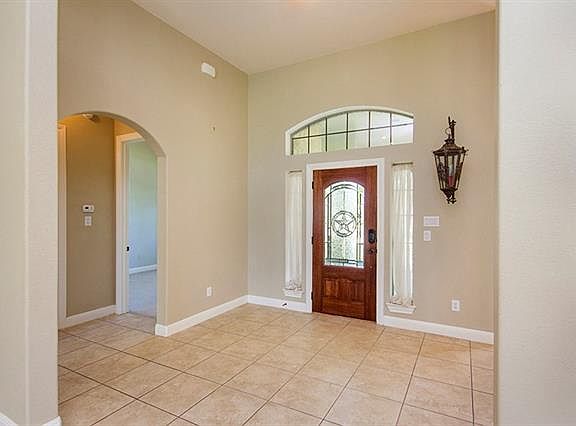 4th image of 203 Circle Oak Dr