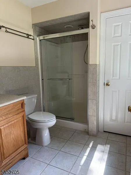 3 bed, 3.0 bath, $3,700 — Photo 3