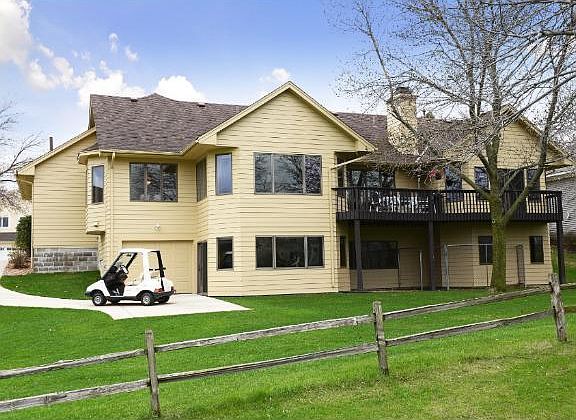 3rd image of 2020 Woodstone Dr
