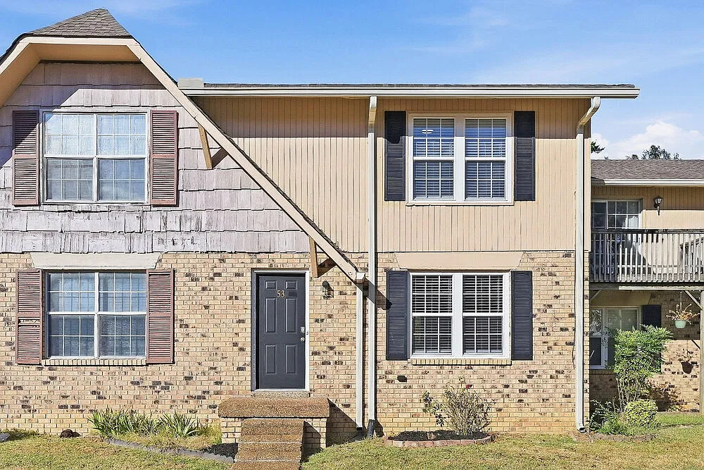 2 bed, 1.5 bath, 1764 sqft, $1,910 — Photo 1