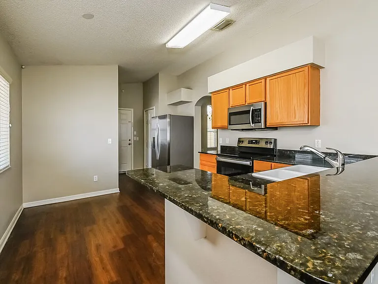 12845 Longcrest Dr — Photo 10