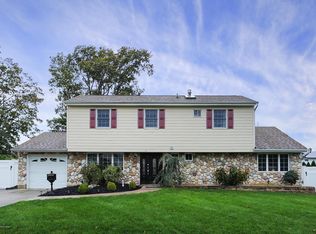 16 Lillian Dr, Hazlet, NJ 07730