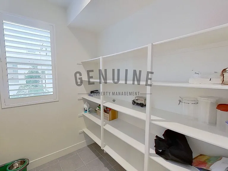 664 Wedge — Photo 20