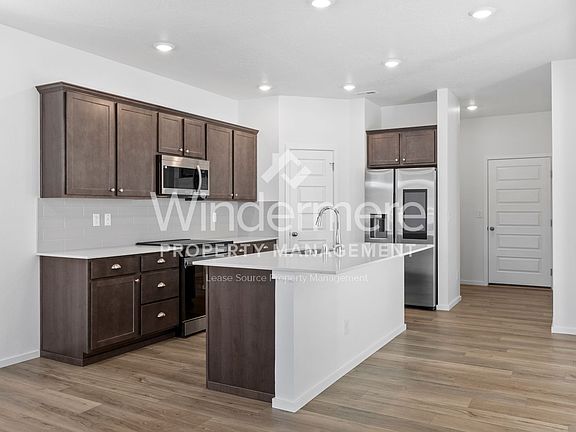 4th image of 2749 N Talon Rd
