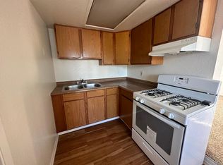 933 W 7th St APT B, Corona, CA 92882