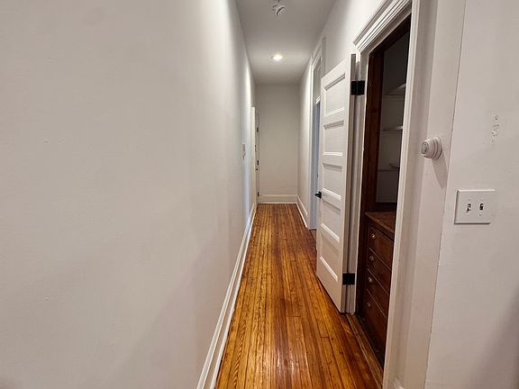 4th image of 416 Bloomfield Ave #2