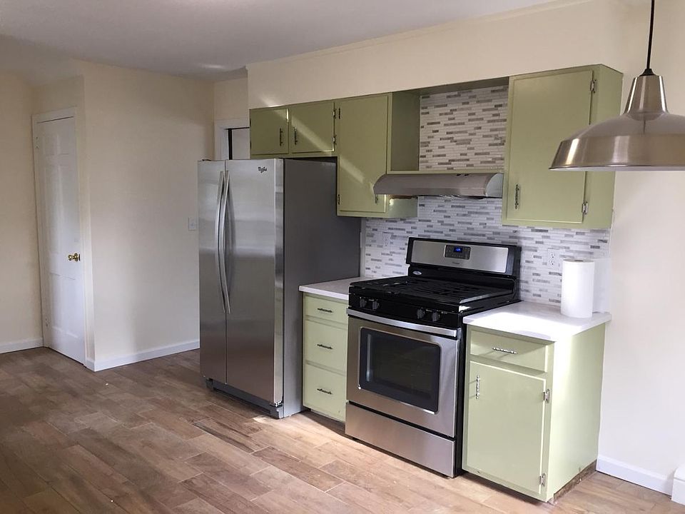 Eat-In-Kitchen, New Stainless Appliances