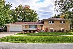 1st image of 601 White Oak Dr