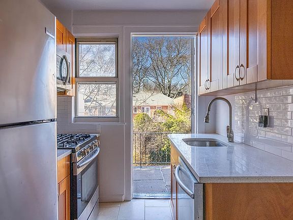 4th image of 39-40 46th St #2