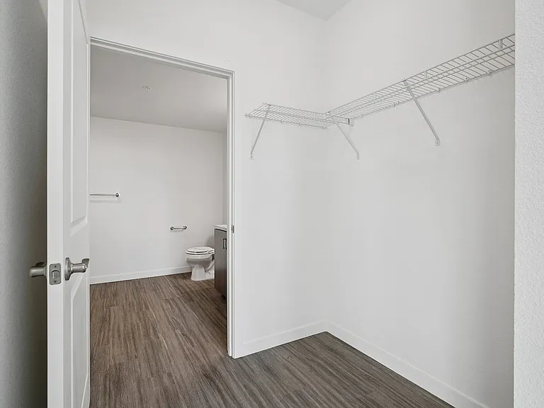 Pacific Ridge Apartments — Photo 25